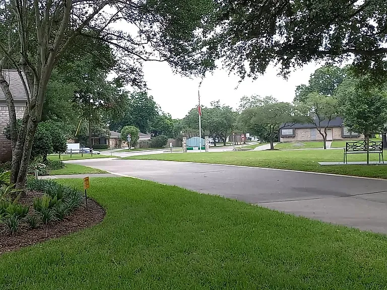 15415 Poolview St — Photo 7