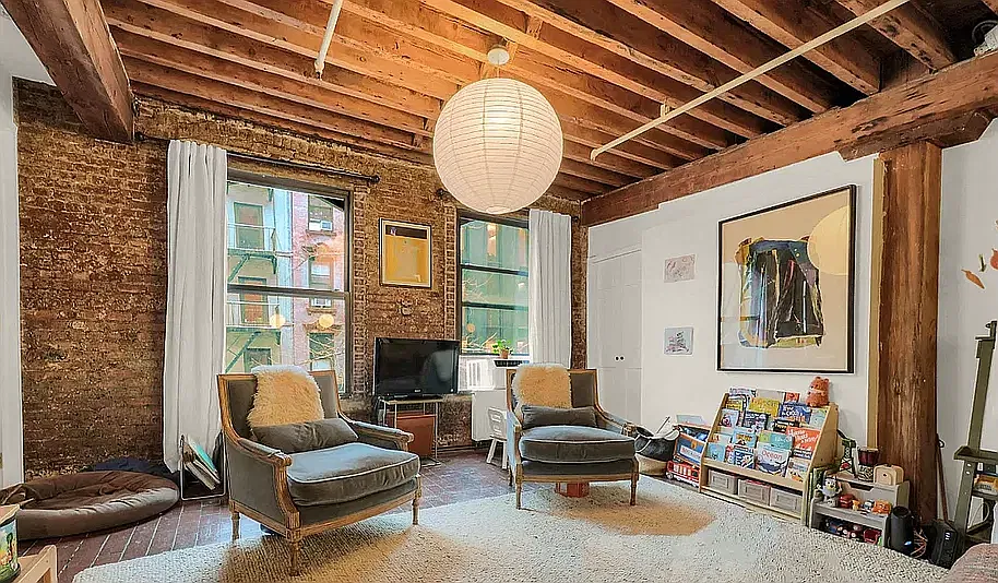262 Mott Street — Photo 2