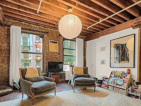 2nd image of 262 Mott St APT 212