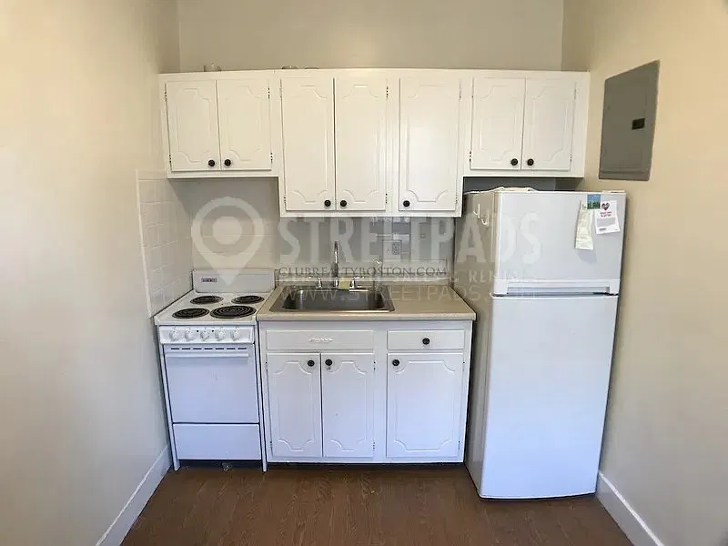 1315 Commonwealth Ave — Photo 3