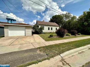 304 S 8th Ave, Virginia, MN 55792