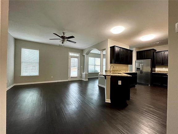 3rd image of 6926 Golden Bud Ln