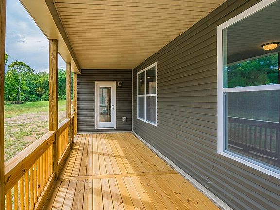 3rd image of 607 Inez Dr