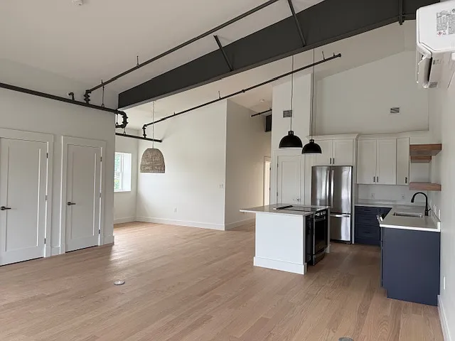 2 bed, 1305 sqft, $2,800 — Photo 2