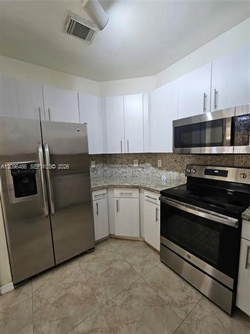 16658 SW 79th Ter th 16658, Miami, FL 33193 — Photo 1