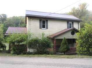 960 Pike Run Dr, Coal Center, PA