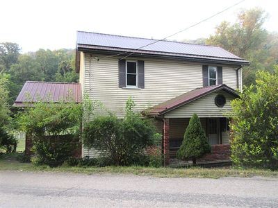 960 Pike Run Dr, Coal Center, PA, 15423