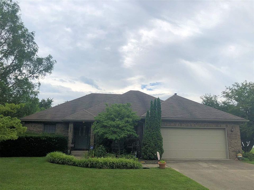1st image of 423 Meadows Dr