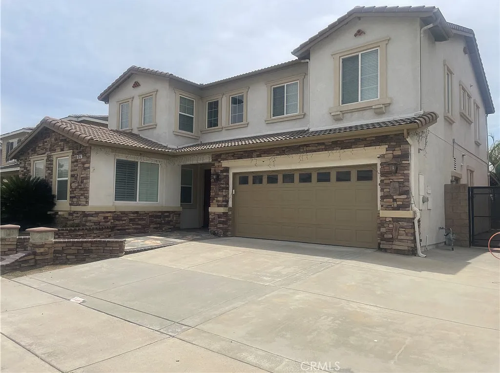 6 bed, 3026 sqft, $4,600 — Photo 3