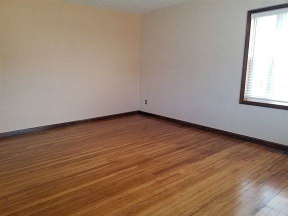 3rd image of 518 N Miles Ave
