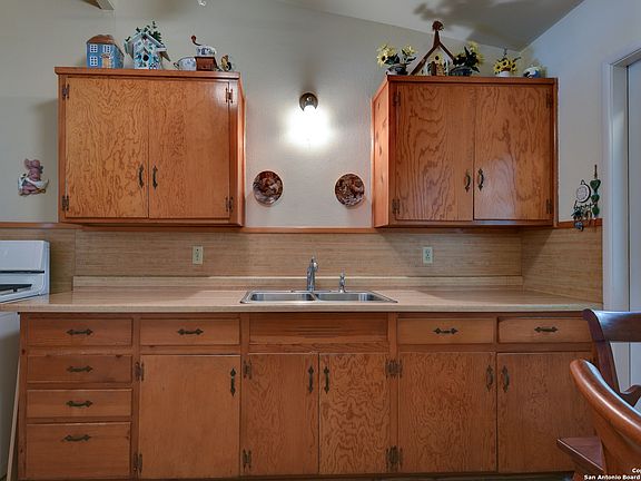 5th image of 414 E ACKARD PL