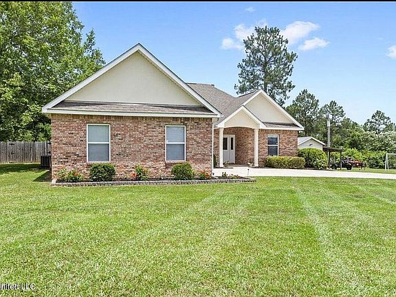 3rd image of 21915 Huntington Forest Dr