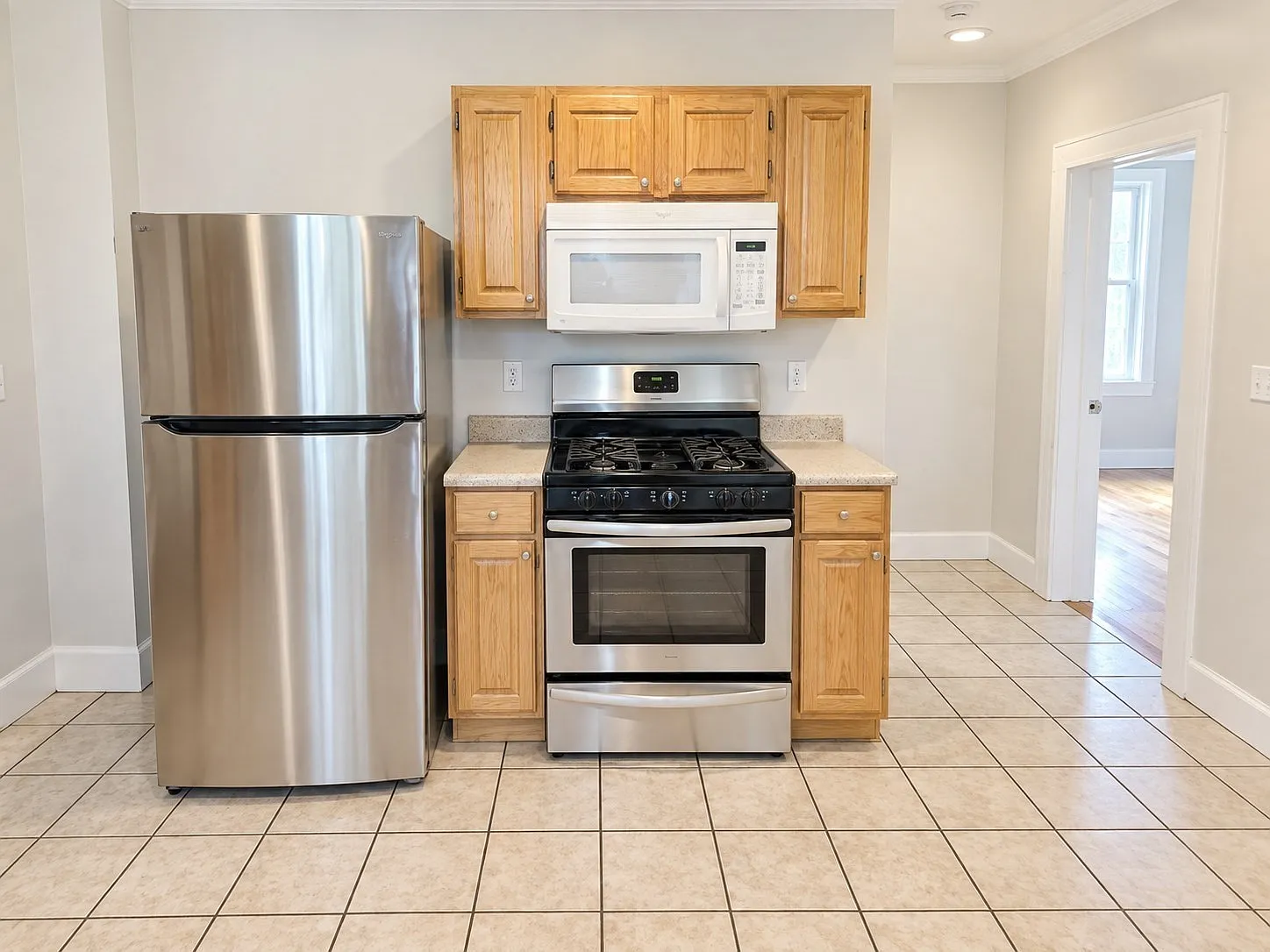 2 bed, 1.0 bath, 900 sqft, $2,650 — Photo 2