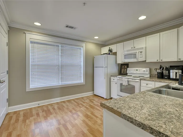 1725 Harvey Mitchell Pkwy S #2124 — Photo 6