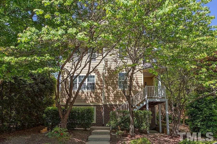 1st image of 300 Sweet Bay Pl