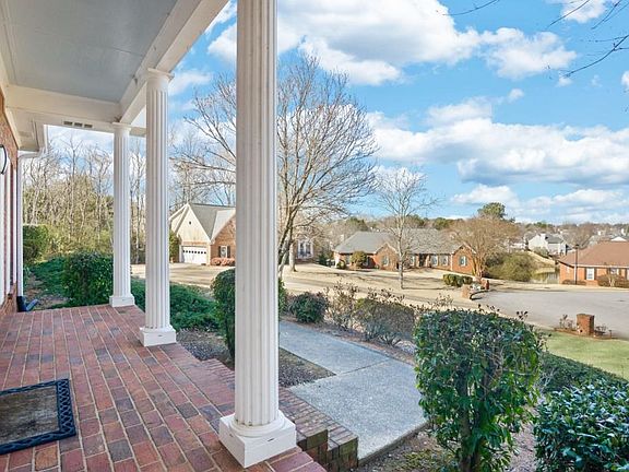 4th image of 1085 Saddle Lake Ct