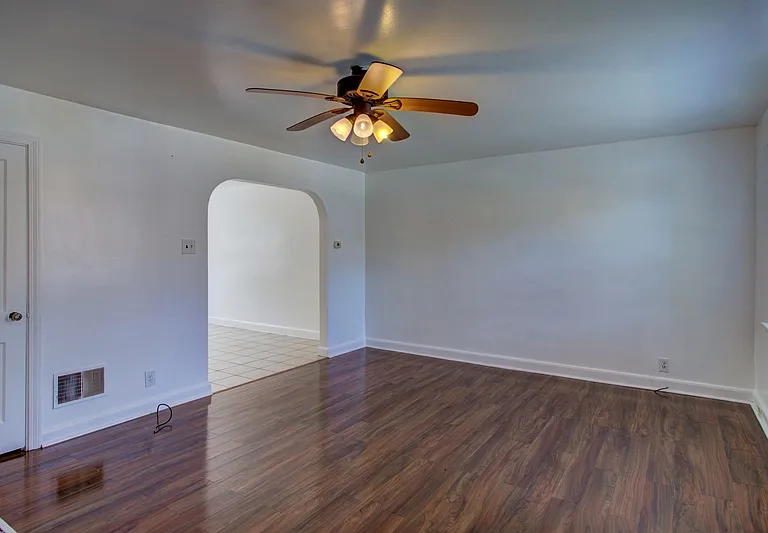 730 E Madison St — Photo 3