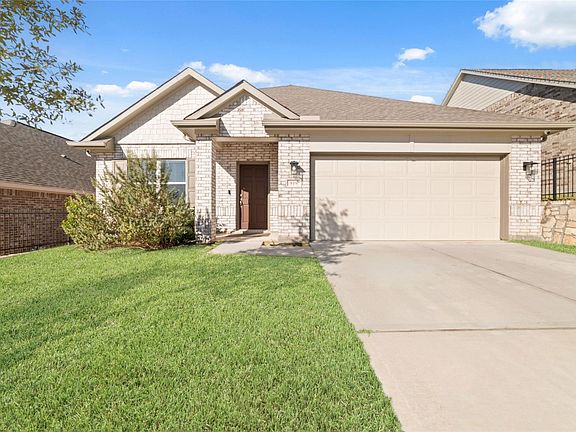 2nd image of 919 Golden Willow Ln