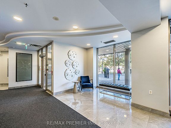 4th image of 200 Burnhamthorpe Rd E #603