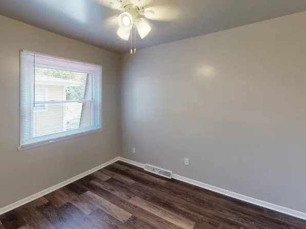 269 Monroe St APT C, Oswego, IL 60543
