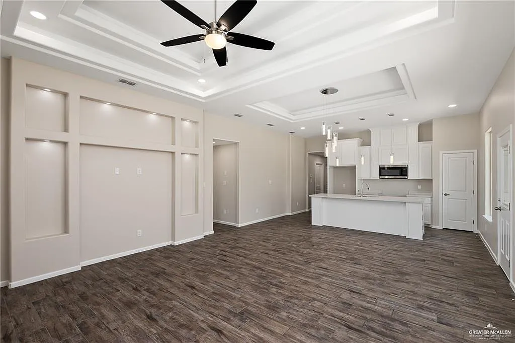 3 bed, 2.0 bath, 1413 sqft, $1,650 — Photo 3