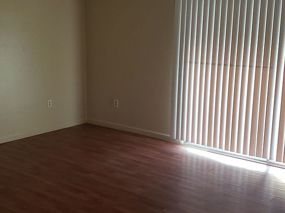 5th image of 808 Sky Lake Cir APT C