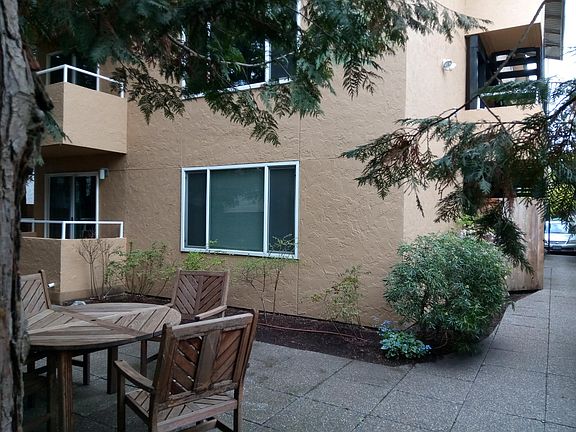 5th image of 1541 NW 52nd St #300