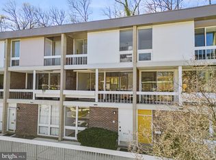 11585 Maple Ridge Rd, Reston, VA 20190