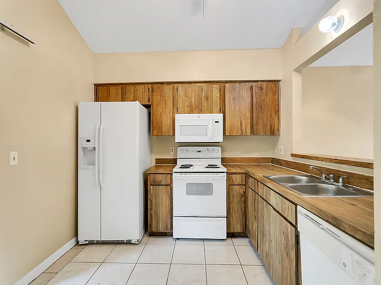10425 Riva Ridge Trl — Photo 5