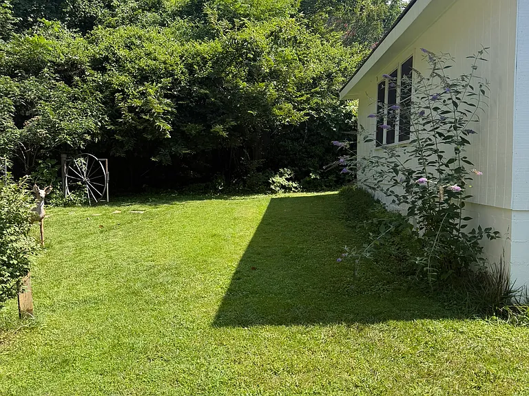 127 Longview Dr — Photo 3