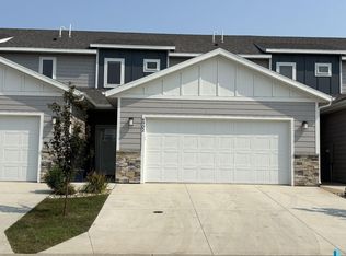 6902 E Brooks Edge Pl, Sioux Falls, SD 57110
