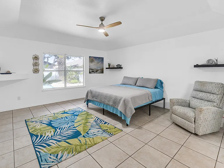 15829 Vincent Dr — Photo 29