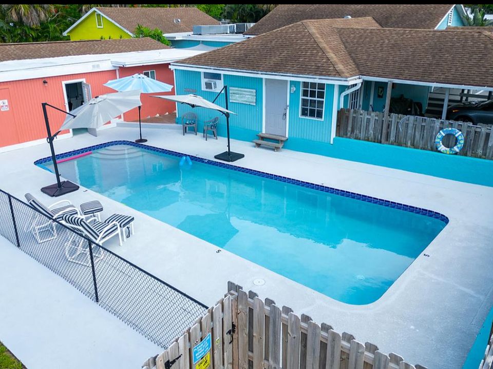 1st image of 2595 NE Palm Ave