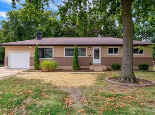 718 Sun Valley Dr, Arnold, MO 63010