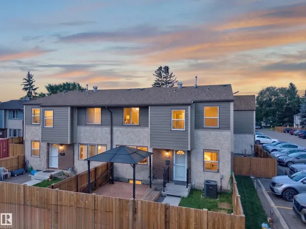 23 Willowdale Pl NW, Edmonton, AB T5T 1Z4