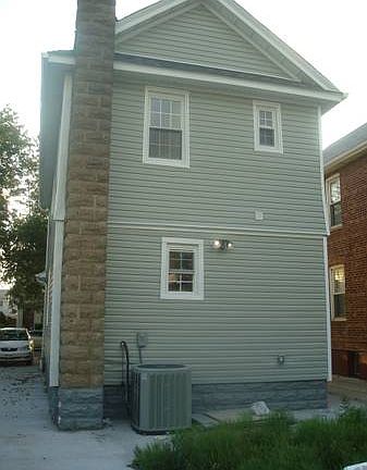 3rd image of 1671 E 52nd St