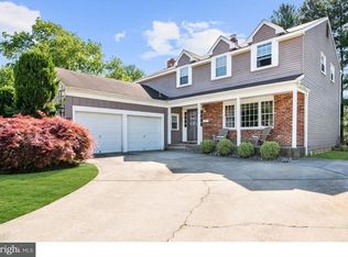 231 Mill Run Ct, Mount Laurel, NJ 08054