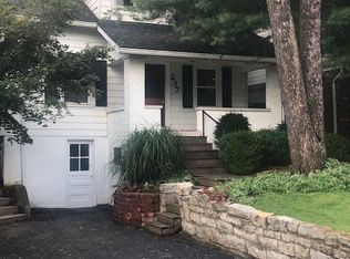 237 Clover Ln, Saint Matthews, KY 40207