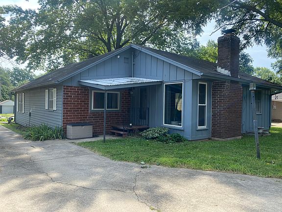 Back of house/driveway
