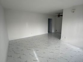 1225 Normandy Drive - 4