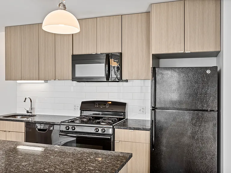 5411.5 N Winthrop Ave #524 — Photo 5