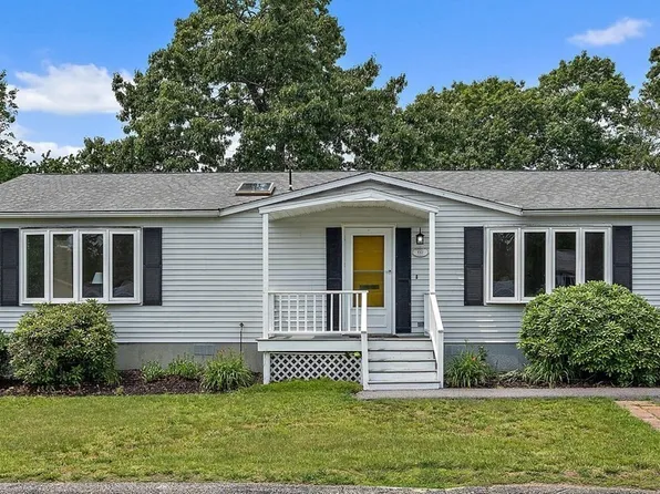 60 Leisurewoods Dr, Rockland, MA 02370