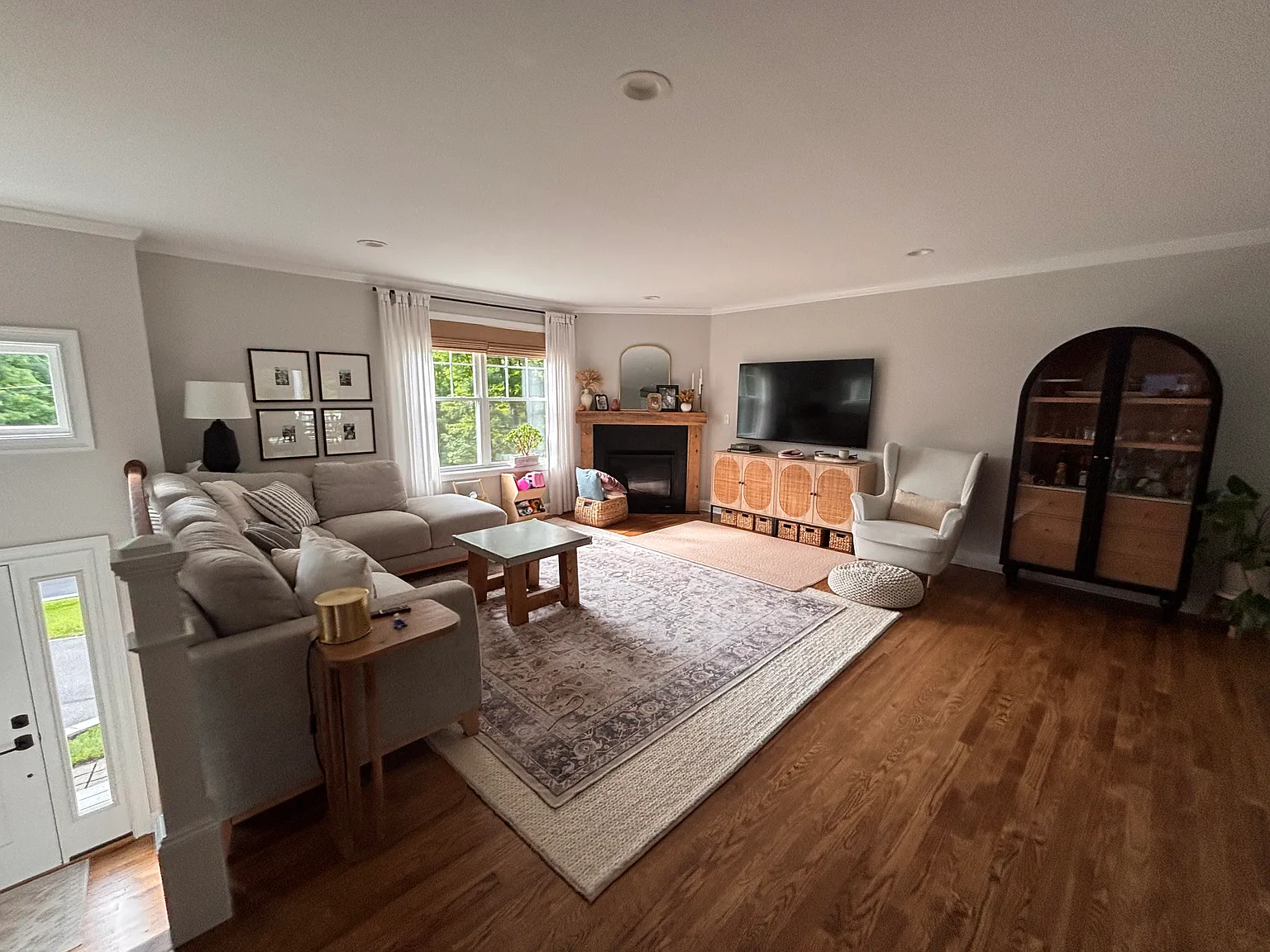 4 bed, 2300 sqft, $4,500 — Photo 4
