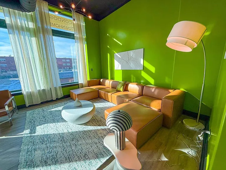 2325 S Michigan Ave #1 — Photo 4