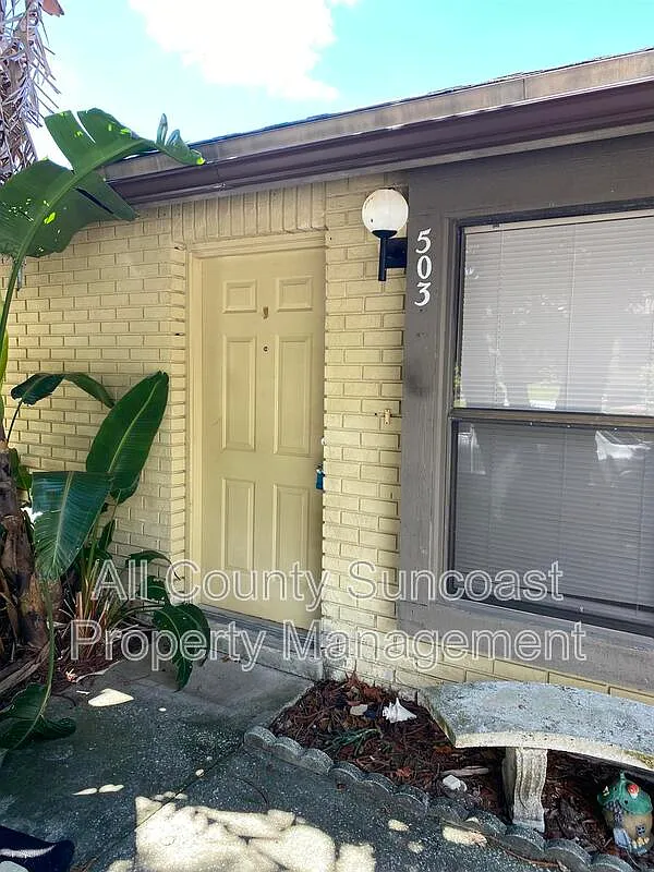 2 bed, 1.5 bath, $1,235 — Photo 2
