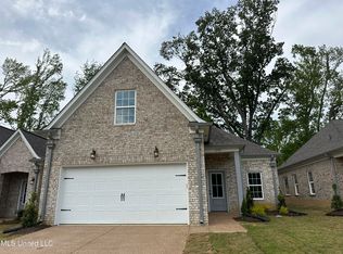 292 Flower Garden Dr, Southaven, MS 38671