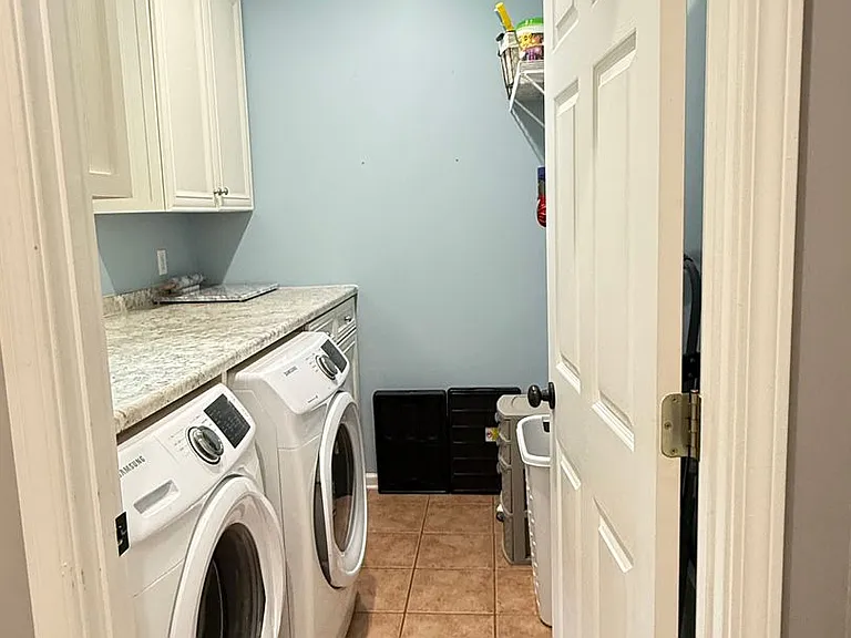 636 Sydney Bender Ln — Photo 13