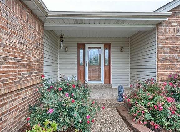 2nd image of 3931 Lockport Dr