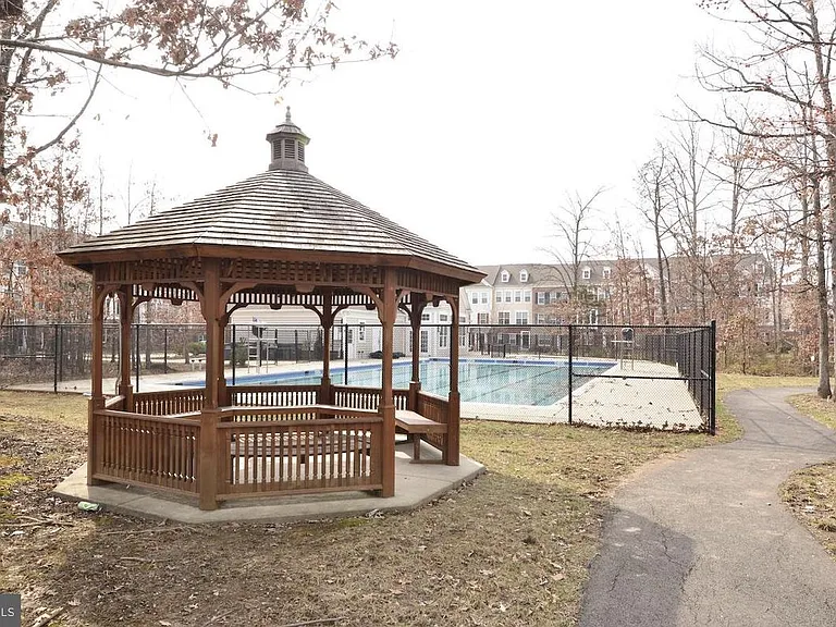 25496 Schooley Mill Ter — Photo 13