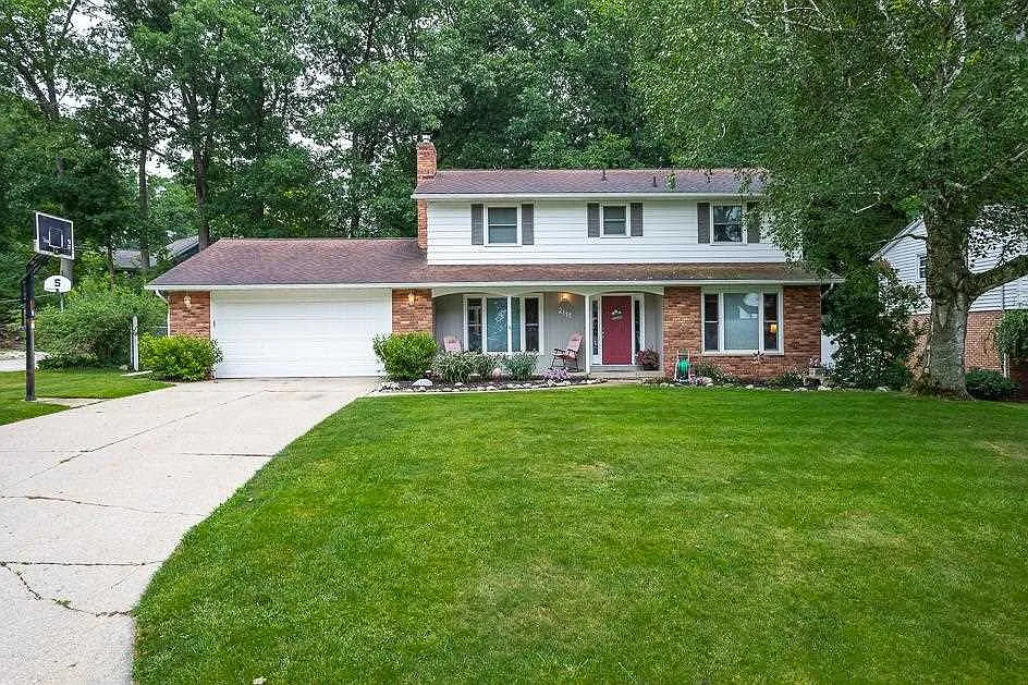 2117 Cascade Dr photo 1
